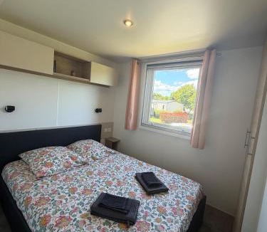 Perols Apartment | Bungalow 352 8 personnes wifi gratuite, piscines, Camping 4 étoiles Siblu Lac des Reves