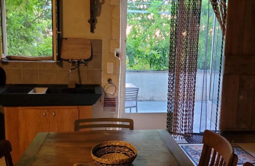 Eyragues Apartment | Cécile - Mas de Rousseau