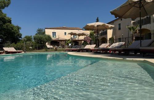 Saint-Quentin-la-Poterie Hotel | CÉRÈS - Boutique-Hôtel & Spa - Élégance en Terre d'Uzès