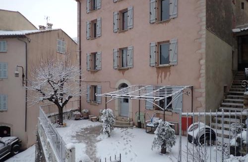 Coursegoules Bed & Breakfast | Côté Chapelle