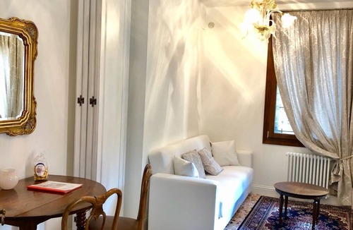 Santa Croce Apartment | Ca Maria, bright and quite apartment in Venice