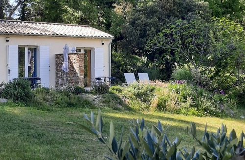 Simiane-Collongue Apartment | Cabanon with beautiful swimming pool in Provence between Aix en Provence and Marseille