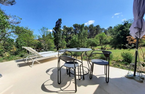 Simiane-Collongue Apartment | Cabanon with beautiful swimming pool in Provence between Aix en Provence and Marseille