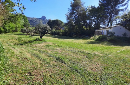Simiane-Collongue Apartment | Cabanon with beautiful swimming pool in Provence between Aix en Provence and Marseille