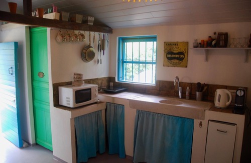 Salon-de-Provence Cabin | Cabin in the plane tree, swimming pool, trampoline