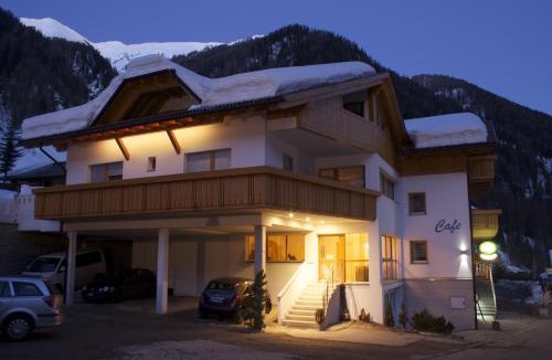 Lappago Bed & Breakfast | Cafe Schneider
