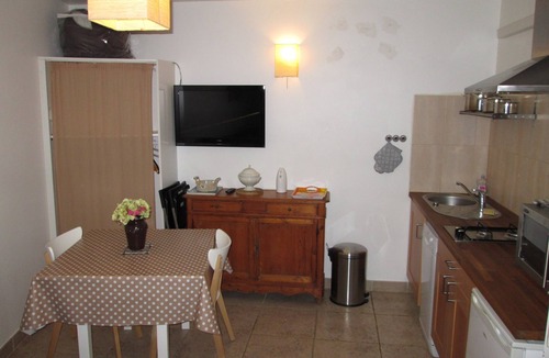 Cassis Apartment | Calanque de port miou studio - 2 minutes walk from the calanque