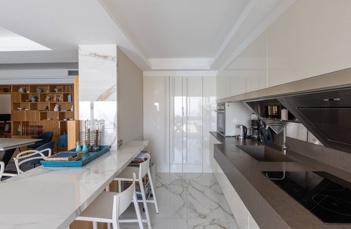 Villefranche-sur-Mer Ski Chalet | Californian hillside villa with sea view