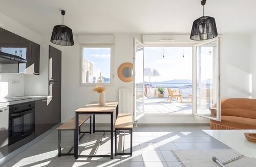 La Fourragere Apartment | Calm 3-Bedroom Apartment with Rooftop Terrace and Shared Patio