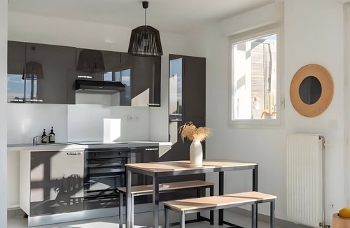 La Fourragere Apartment | Calm 3-Bedroom Apartment with Rooftop Terrace and Shared Patio