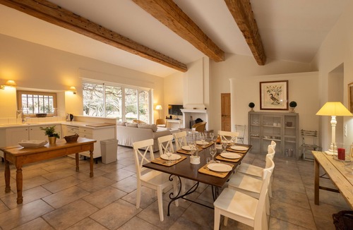 Buoux House | Calm,nature and Charming Independent Stony House with Pool and Mountain View