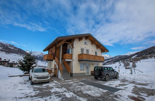 Valtellina Apartment | Camoscio Ski in - Ski out 200m, Livigno, Italy