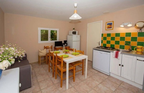 Saignon House | Camping 4 étoiles - Piscine - ccbehhb