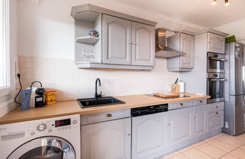 Carnot Apartment | Cannes 2BR Apartment | Walk to Palais & Beach