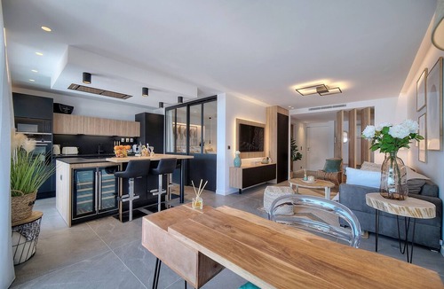 Villeneuve Loubet Beach Apartment | Cannes Luxury Rental - Stunning sea front apartment