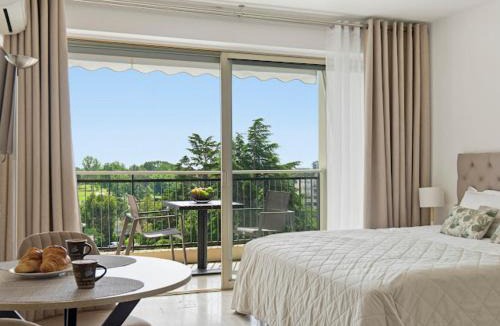 Mandelieu-La-Napoule Apartment | Cannes Marina Appart Hotel Mandelieu