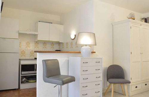 Cap d'Agde Apartment | Cap d'Agde - 2-Room Apt, Sleeps 4, Parking, 800m from Beach