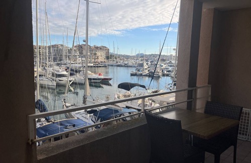 Frejus Port Apartment | Cap Hermès 107, studio 30m2, sleeps 3, port view, air conditioning, parking and swimming pool