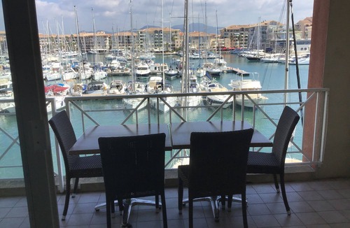 Frejus Plage Apartment | CAP HERMES - PORT FREJUS T2/3 -4pers: port plage piscine- terrace vue - garage