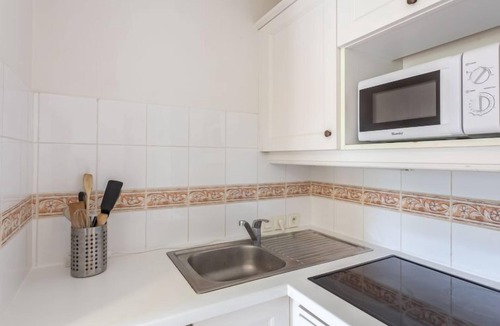 Cavaliere Beach Apartment | Cap Nègre : Domaine de la Pinède by Interhome