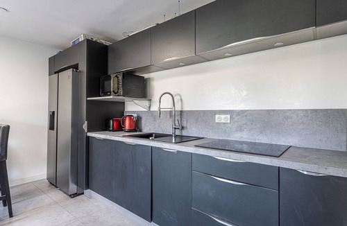 Le Lavandou Apartment | Cap Nègre : Domaine de la Pinède by Interhome