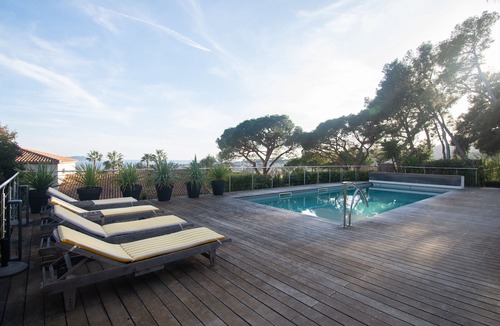 Carqueiranne House | Carqueiranne: Charming Villa with Pool, Sea View, for 8 Guests