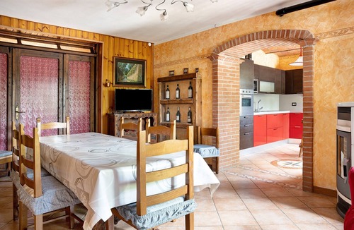 Farigliano Villa | Casa Belvedere with Private Terrace, Garden, A/C & Wi-Fi