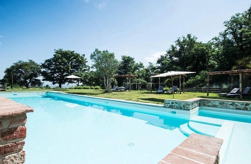 Trequanda House | Casa Dracena P: A welcoming two-story apartment situated in the heart of the Tuscan countryside, with Free WI-FI.