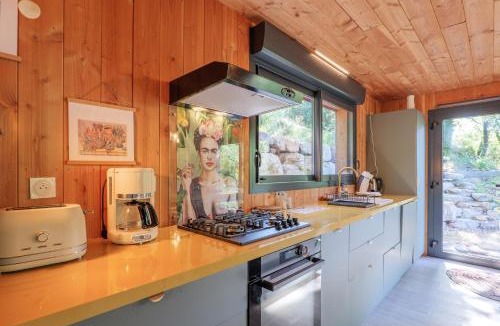 Salavas House | Casa Frida