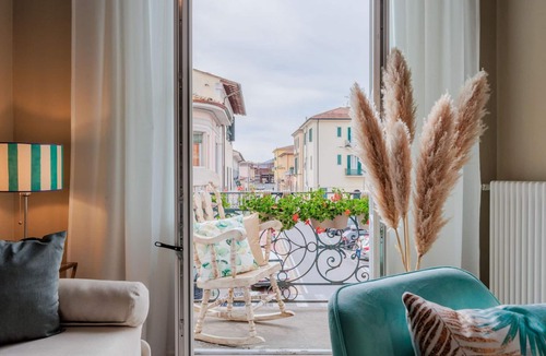 Lucca Historical Center Apartment | Casa Gina Urban Retreat
