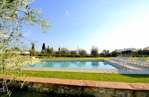 Tavarnelle Val di Pesa House | Casa Katia F: A cozy and welcoming two-story apartment in the characteristic style of the Tuscan countryside, with Free WI-FI.