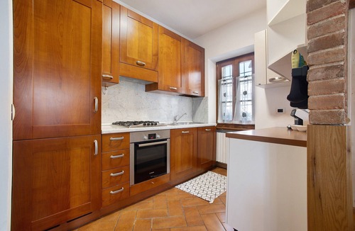 Tremosine Apartment | Casa Oliva Apartment with Lake View, Balcony and Wi-Fi