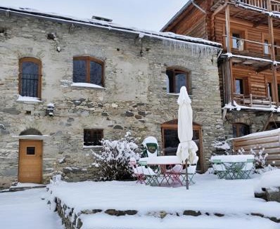 Molines-en-Queyras Bed & Breakfast | CASA-Suite Sole Mio pour 6