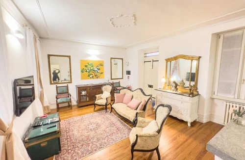 Serralunga d'Alba Apartment | Casa Viberti Roma, Historic Residence with Stunning Views of the Langhe