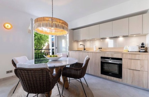 Saint-Tropez City Centre Apartment | CASITA 2- Place des Lices- 2 bedrooms and parking