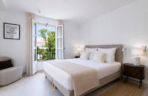 Saint-Tropez City Centre Apartment | CASITA 2- Place des Lices- 2 bedrooms and parking