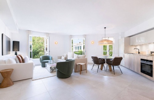 Saint-Tropez City Centre Apartment | CASITA 2- Place des Lices- 2 bedrooms and parking