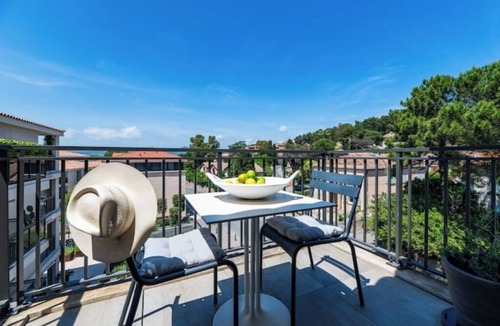 Saint-Tropez City Centre Apartment | Casita 4 - Appartement with swimming pool, gym & parking