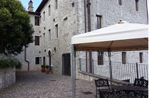 Izzalini Apartment | Castello Izzalini Todi Resort "Apt 6"
