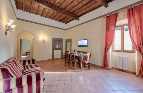 San Giovanni Apartment | Central Strozzi by Mmega