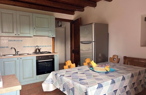 Toscolano Maderno House | Cervano Ecli: apartment for 5 with original fireplaces from 1886
