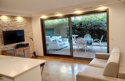 Cap-d'Antibes Apartment | Château de la Pinede Idéal pour un séjour