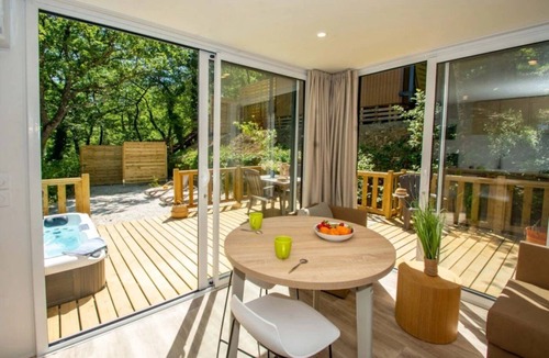 Saignon Ski Chalet | Chalet 4 étoiles - Piscine - ccbehhg