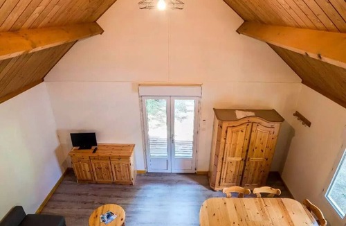 Meolans-Revel Ski Chalet | Chalet B - sleeps 6