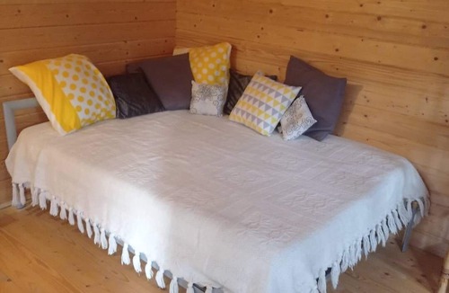 Cornillon-Confoux Ski Chalet | Chalet "Chalet en Guarrigue Provençale" with Private Garden, Shared Pool & Shared Terrace