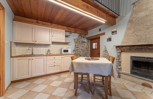 Marmora Ski Chalet | Chalet 'Civico 5' with Mountain View, Shared Garden and Wi-Fi
