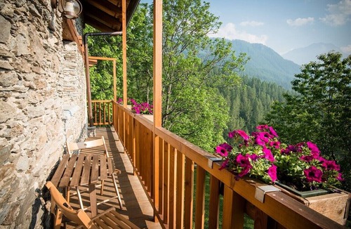 Marmora Ski Chalet | Chalet 'Civico 9' with Mountain View, Shared Garden and Wi-Fi