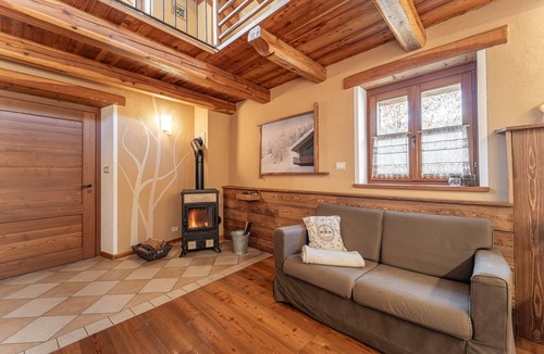 Marmora Ski Chalet | Chalet 'Civico 9' with Mountain View, Shared Garden and Wi-Fi