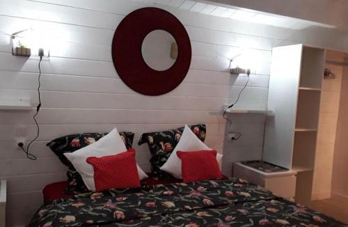 Paluds de Noves Other | Chalet climatisé - 2 pers. - API-1-52-2804