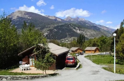 Guillestre Ski Chalet | Chalet 'confort' with upper floor sleeps 6